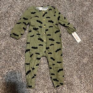 Cat & Jack Bats Olive Green Footless Sleeper